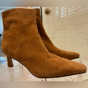 NWT Steve Madden Suede Bootie